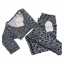 Load image into Gallery viewer, Mint Cheetah leggings - Ladies